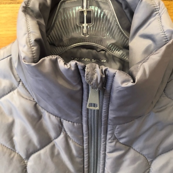 TAHARI SPORT / Grey / Puffer Style Vest / size S - Picture 5 of 10